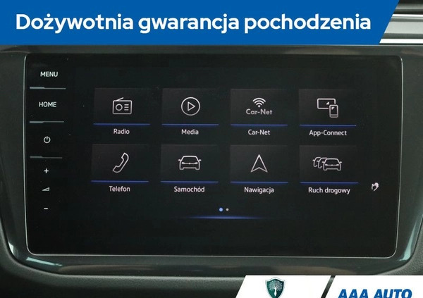 Volkswagen Tiguan cena 130000 przebieg: 59446, rok produkcji 2017 z Gozdnica małe 352